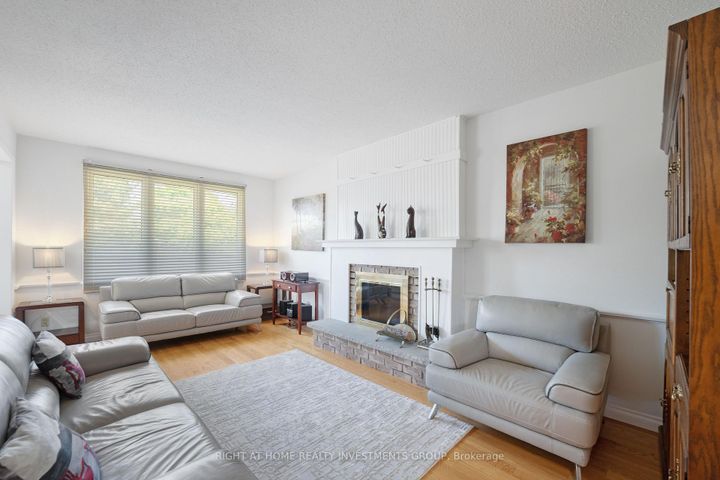 Photo 15 at 660 Whistler Drive N, Northglen, Oshawa