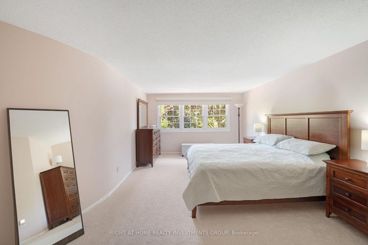 Photo 22 at 660 Whistler Drive N, Northglen, Oshawa