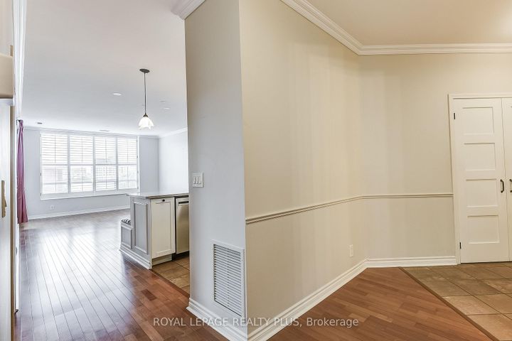 Photo 6 at 715 - 980 Yonge Street, Annex, Toronto