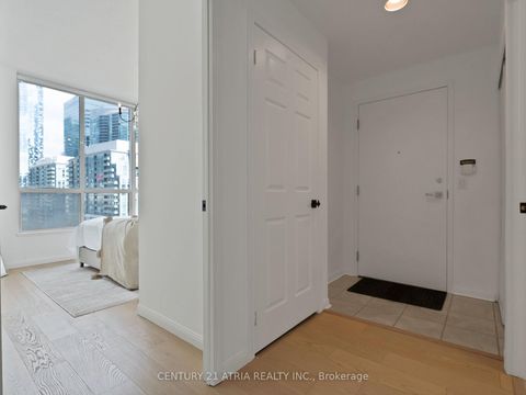 Photo 3 at 1101 - 228 Queens Quay W, Waterfront Communities C1, Toronto