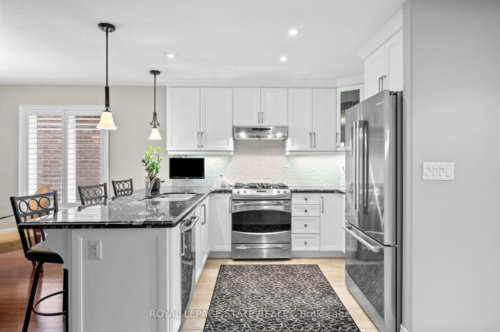 Photo 6 at 36 Toulon Avenue, Ancaster, Hamilton