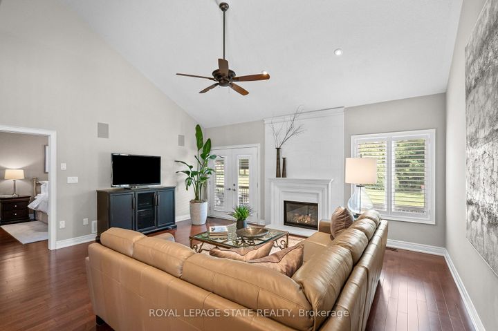 Photo 11 at 36 Toulon Avenue, Ancaster, Hamilton