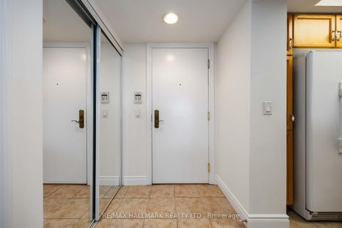 Photo 2 at 705 - 880 Grandview Way, Willowdale East, Toronto