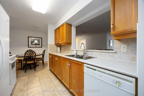 Photo 6 at 705 - 880 Grandview Way, Willowdale East, Toronto