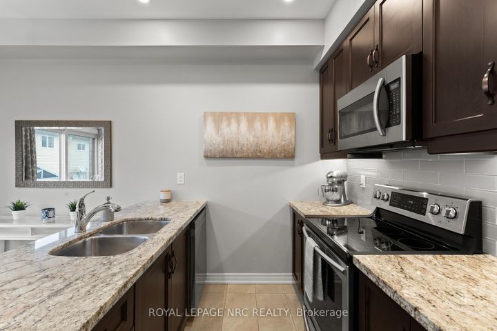 Photo 6 at 15 - 377 Glancaster Road, Villages of Glancaster, Hamilton