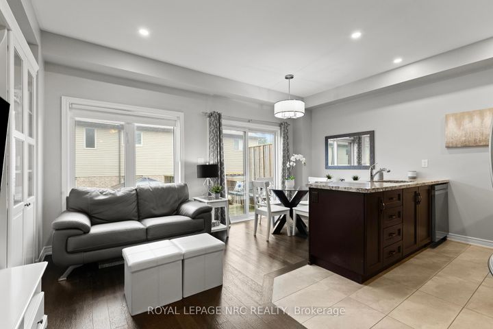 Photo 11 at 15 - 377 Glancaster Road, Villages of Glancaster, Hamilton