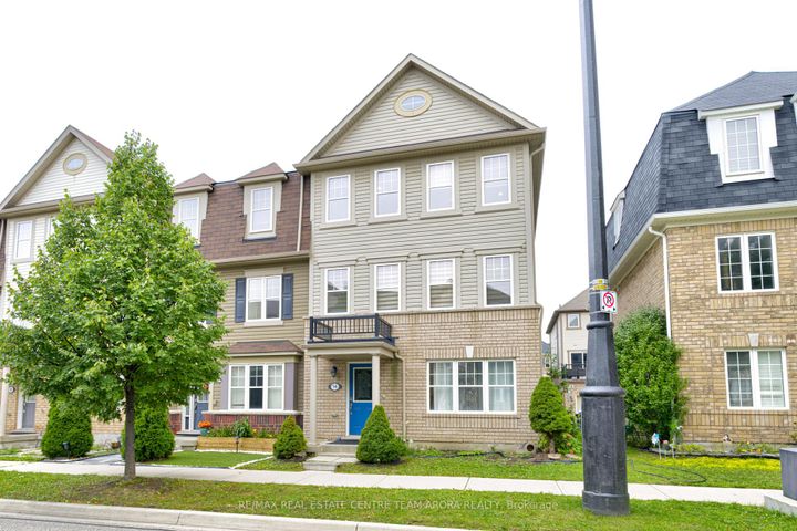 Photo 1 at 14 Crossbill Road, Northwest Brampton, Brampton