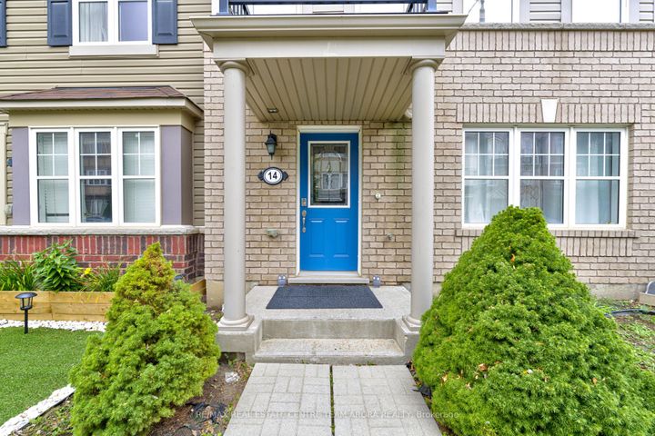 Photo 2 at 14 Crossbill Road, Northwest Brampton, Brampton