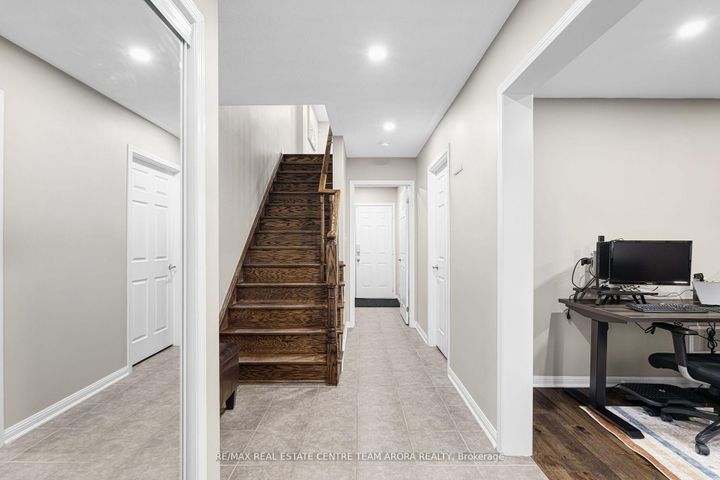 Photo 4 at 14 Crossbill Road, Northwest Brampton, Brampton