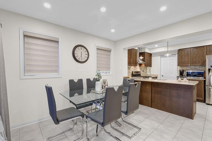 Photo 10 at 14 Crossbill Road, Northwest Brampton, Brampton