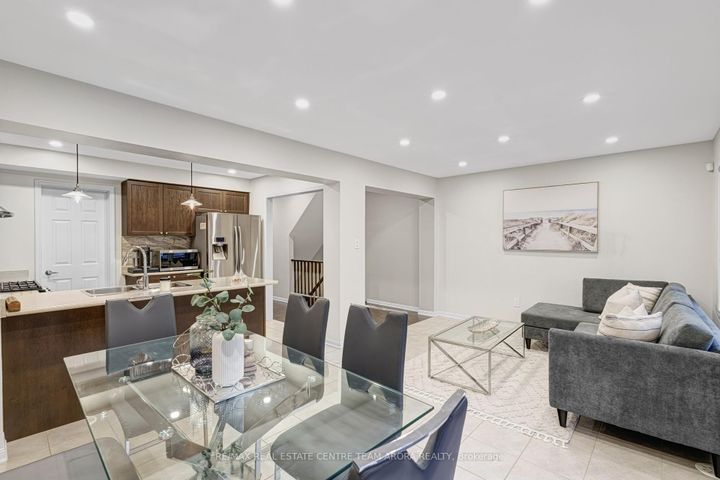 Photo 11 at 14 Crossbill Road, Northwest Brampton, Brampton