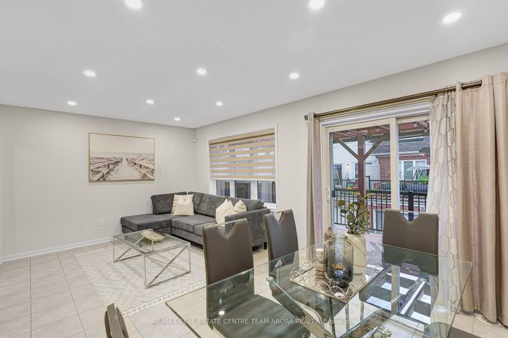 Photo 12 at 14 Crossbill Road, Northwest Brampton, Brampton