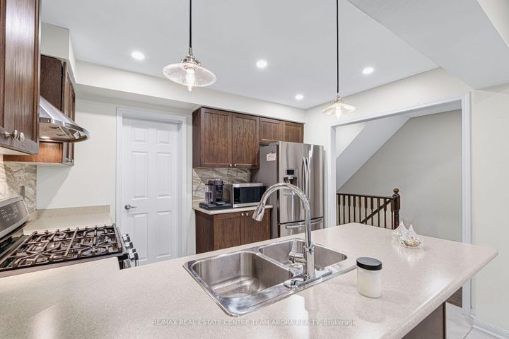 Photo 13 at 14 Crossbill Road, Northwest Brampton, Brampton
