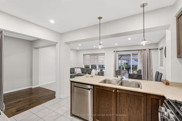 Photo 16 at 14 Crossbill Road, Northwest Brampton, Brampton