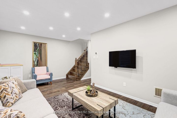 Photo 19 at 14 Crossbill Road, Northwest Brampton, Brampton