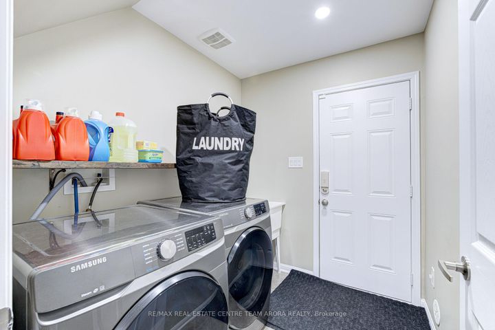 Photo 34 at 14 Crossbill Road, Northwest Brampton, Brampton