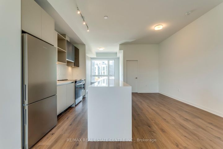 Photo 12 at 3049 Trailside Drive, GO Glenorchy, Oakville