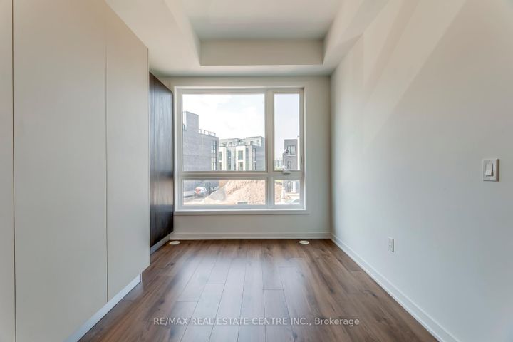 Photo 14 at 3049 Trailside Drive, GO Glenorchy, Oakville