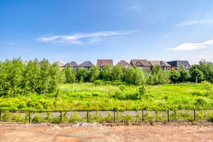 Photo 21 at 3049 Trailside Drive, GO Glenorchy, Oakville