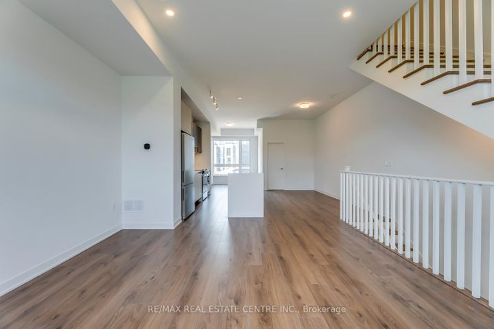 Photo 22 at 3049 Trailside Drive, GO Glenorchy, Oakville