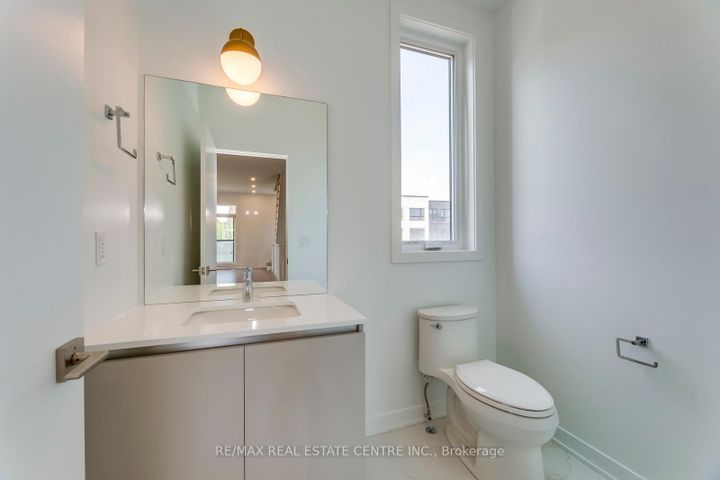 Photo 23 at 3049 Trailside Drive, GO Glenorchy, Oakville