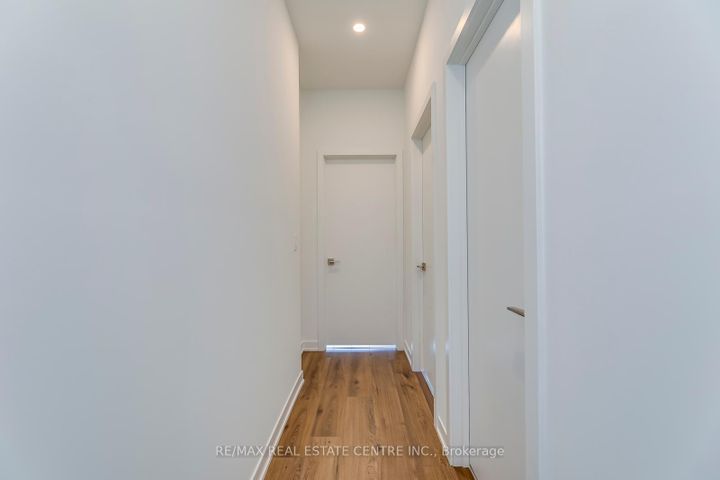 Photo 27 at 3049 Trailside Drive, GO Glenorchy, Oakville