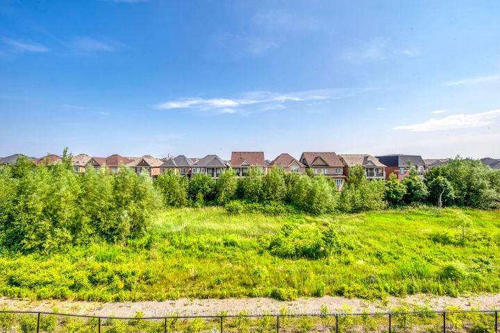 Photo 30 at 3049 Trailside Drive, GO Glenorchy, Oakville