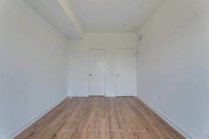 Photo 31 at 3049 Trailside Drive, GO Glenorchy, Oakville