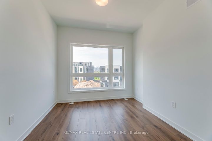 Photo 36 at 3049 Trailside Drive, GO Glenorchy, Oakville