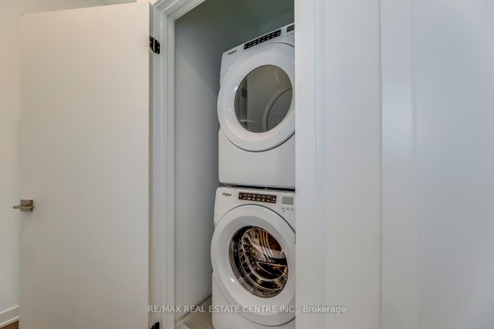 Photo 38 at 3049 Trailside Drive, GO Glenorchy, Oakville