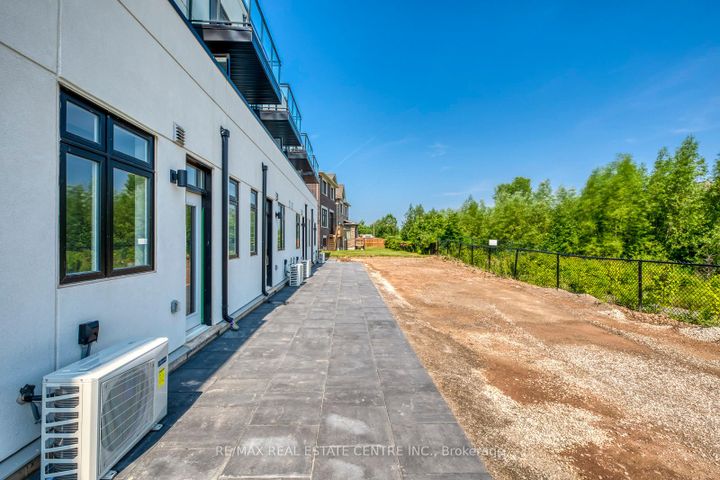 Photo 40 at 3049 Trailside Drive, GO Glenorchy, Oakville