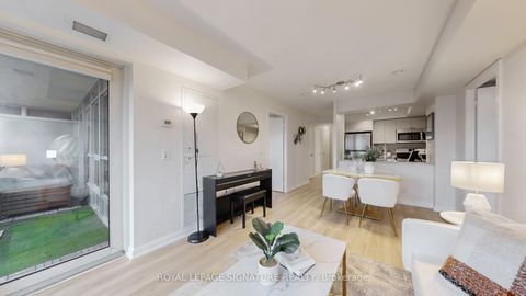 Photo 2 at 915 - 181 Village Green Square, Malvern West, Toronto