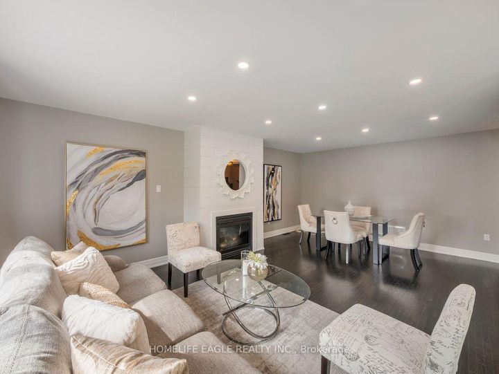 Photo 4 at 9 Marbella Road, Sonoma Heights, Vaughan