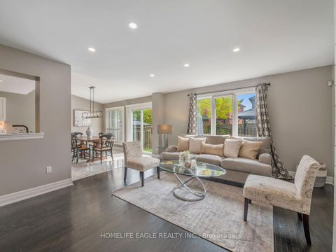 Photo 5 at 9 Marbella Road, Sonoma Heights, Vaughan