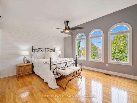 Photo 10 at 9 Marbella Road, Sonoma Heights, Vaughan