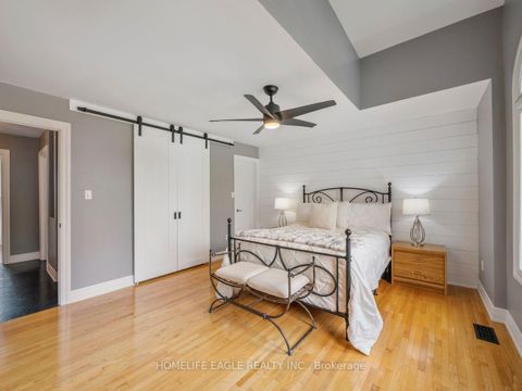 Photo 11 at 9 Marbella Road, Sonoma Heights, Vaughan