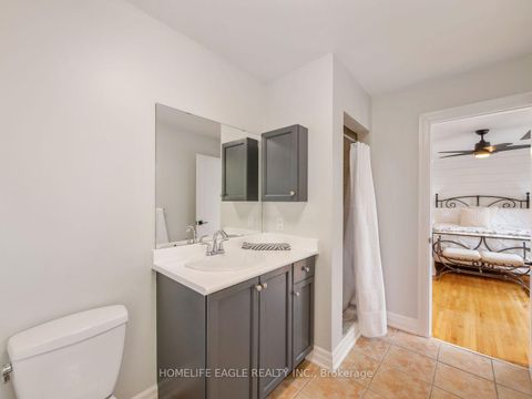 Photo 13 at 9 Marbella Road, Sonoma Heights, Vaughan
