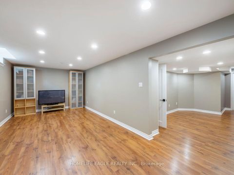 Photo 17 at 9 Marbella Road, Sonoma Heights, Vaughan
