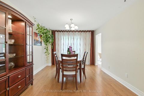 Photo 6 at 4 Mair Court, North Richvale, Richmond Hill