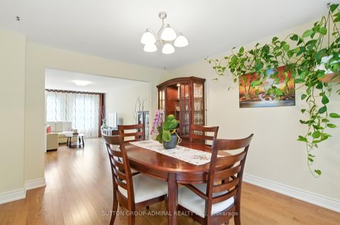 Photo 7 at 4 Mair Court, North Richvale, Richmond Hill