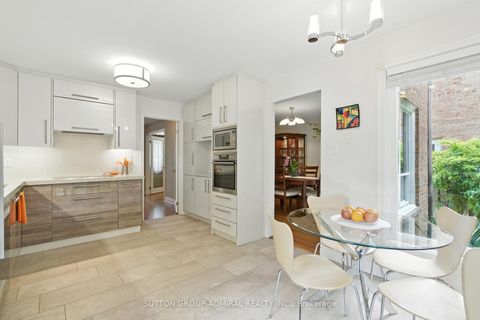 Photo 10 at 4 Mair Court, North Richvale, Richmond Hill