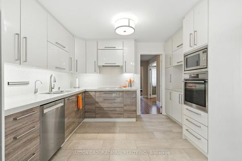 Photo 11 at 4 Mair Court, North Richvale, Richmond Hill