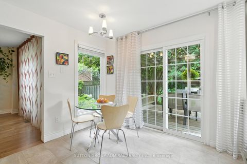 Photo 12 at 4 Mair Court, North Richvale, Richmond Hill