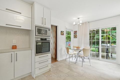 Photo 13 at 4 Mair Court, North Richvale, Richmond Hill