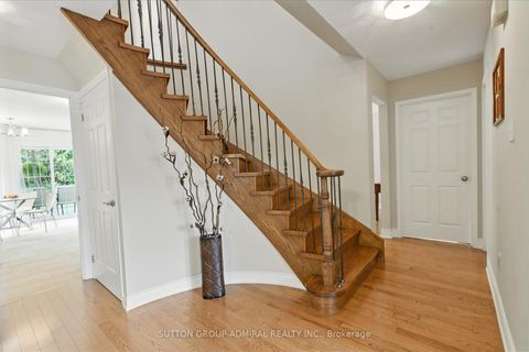 Photo 16 at 4 Mair Court, North Richvale, Richmond Hill