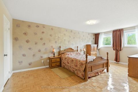 Photo 18 at 4 Mair Court, North Richvale, Richmond Hill