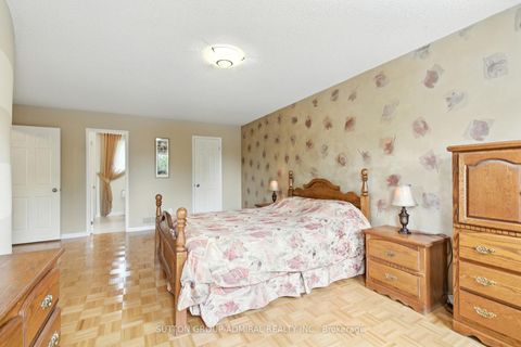 Photo 19 at 4 Mair Court, North Richvale, Richmond Hill