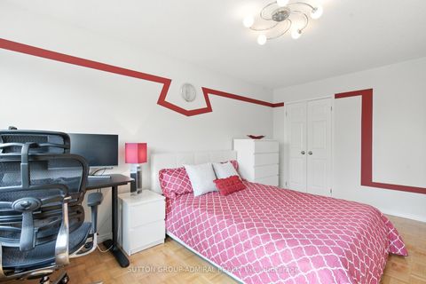 Photo 21 at 4 Mair Court, North Richvale, Richmond Hill