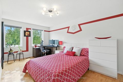 Photo 22 at 4 Mair Court, North Richvale, Richmond Hill