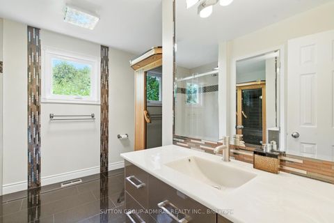 Photo 25 at 4 Mair Court, North Richvale, Richmond Hill